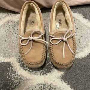 UGG Dakota Mocassins